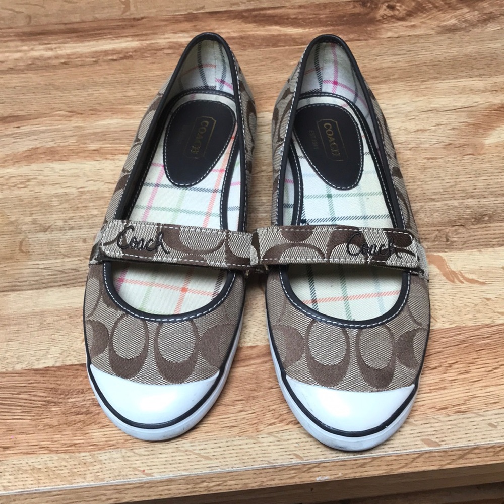 Coach flats